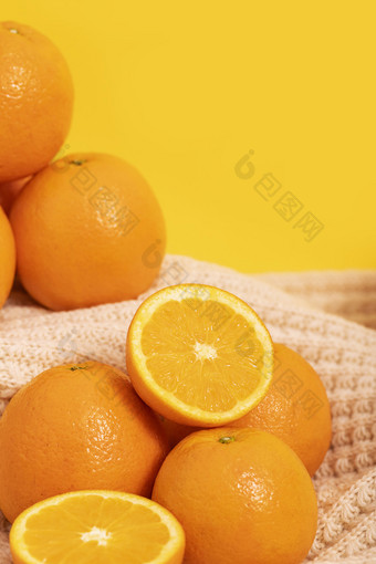 冬季水果橙子黄色背景