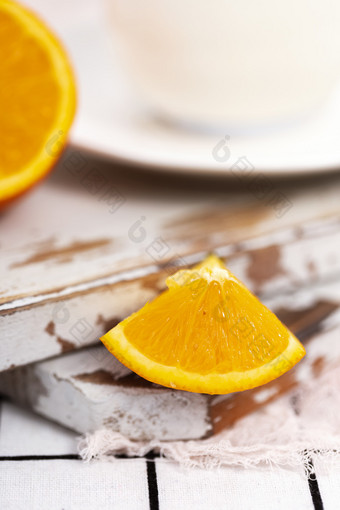 一块水果橙子亮调背景