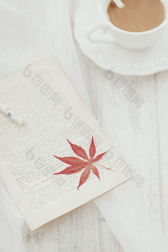 枫叶咖啡创意秋季图片