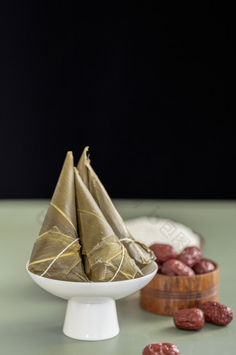 <strong>端午节</strong>三角粽传统美食