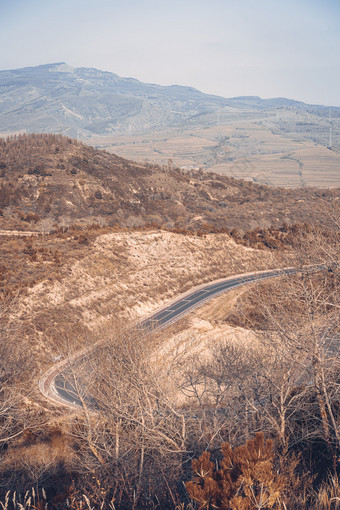 秋天的盘山公路