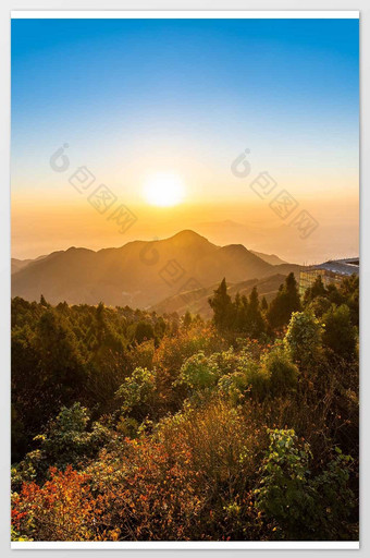 南岳衡山上初生的朝阳图片