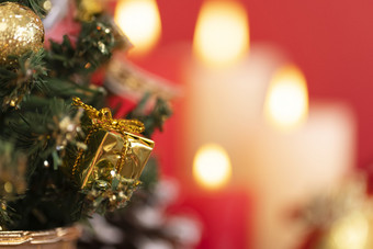<strong>圣诞</strong>树创意烛光红色背景