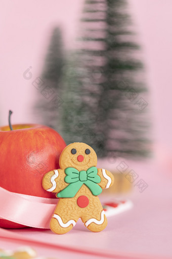 圣诞节姜饼人创意粉色背景