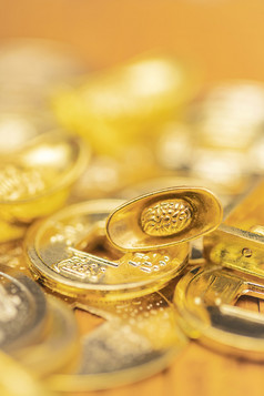 铜钱创意金融中式风格海报