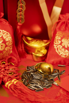 瓜子坚果创意春节红色喜庆图片