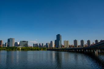 城市水系公园旁<strong>高端</strong>写字楼大厦