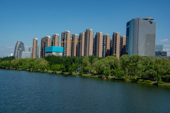 城市高端高层住宅大楼河景房