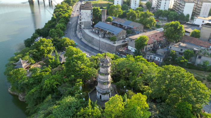 航拍江西上饶信江五桂塔图片-包图网企业站