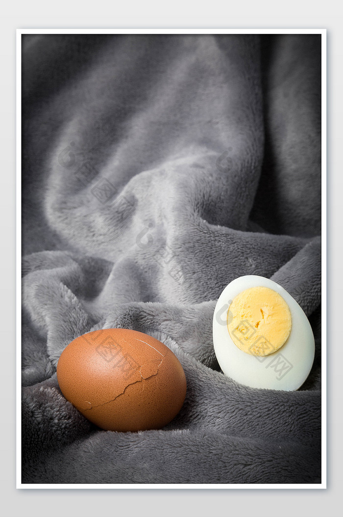 煮熟的鸡蛋摄影图