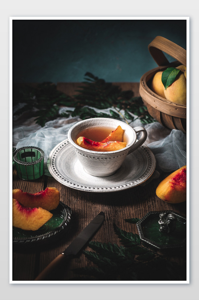 暗调黄桃水果茶静物美食摄影图片图片