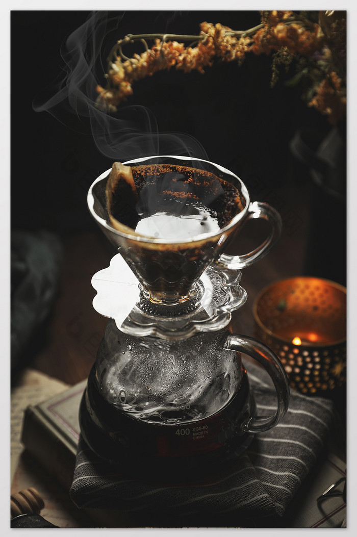 包图网提供精美好看的逆光复古手冲咖啡氛围素材免费下载,本次作品