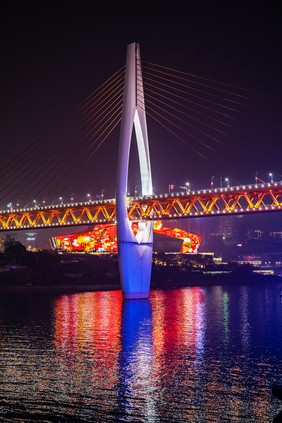 嘉陵江大桥夜景桥墩局部摄影图