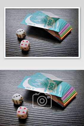 银行游戏代币骰子特写摄影图片