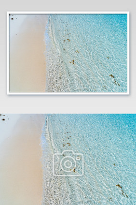 清澈见底海浪沙滩摄影图