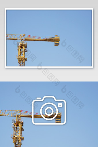 高空作业塔吊施工配重摄影图片