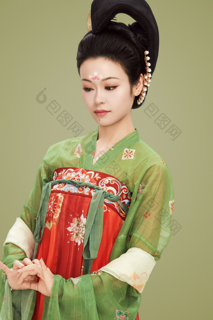大唐风韵女性古装妆容造型图片-包图网企业站
