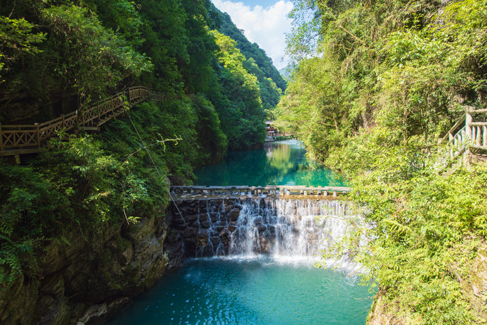 湖北恩施屏山大峡谷河谷风光