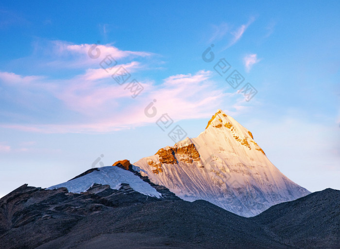 喜玛拉雅山脉群峰之日照曙光峰