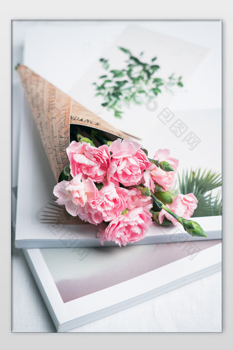 康乃馨花束礼物摄影图图片
