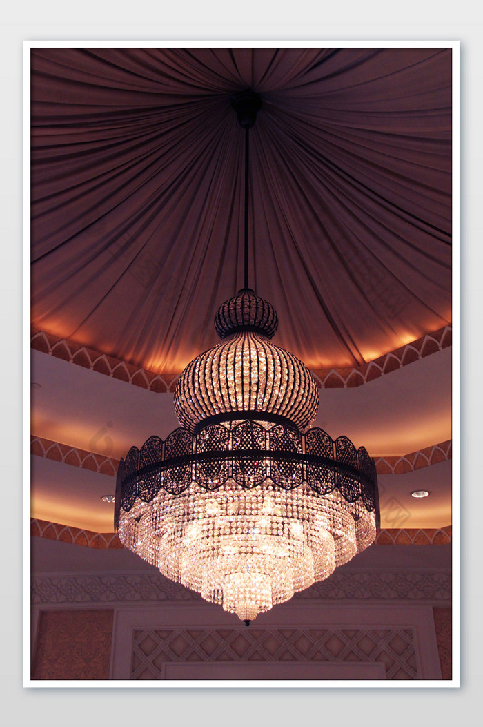 迪拜酒店装饰吊灯室内吊顶摄影图图片图片