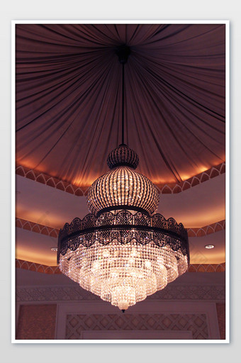 迪拜酒店装饰吊灯室内吊顶摄影图图片