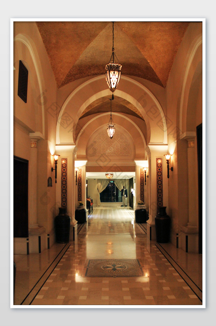迪拜酒店室内走廊大气气派摄影图