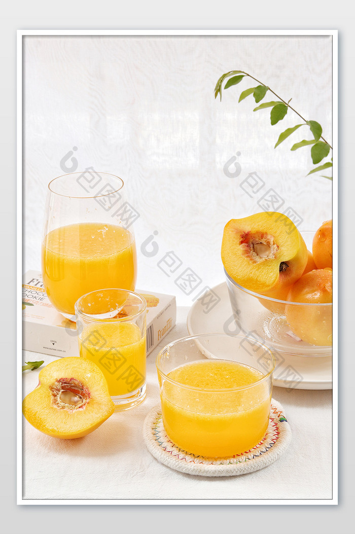 黄桃黄桃汁新鲜果汁