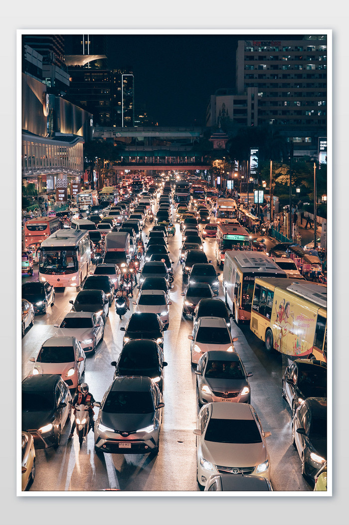泰国曼谷夜晚车辆拥堵图片图片
