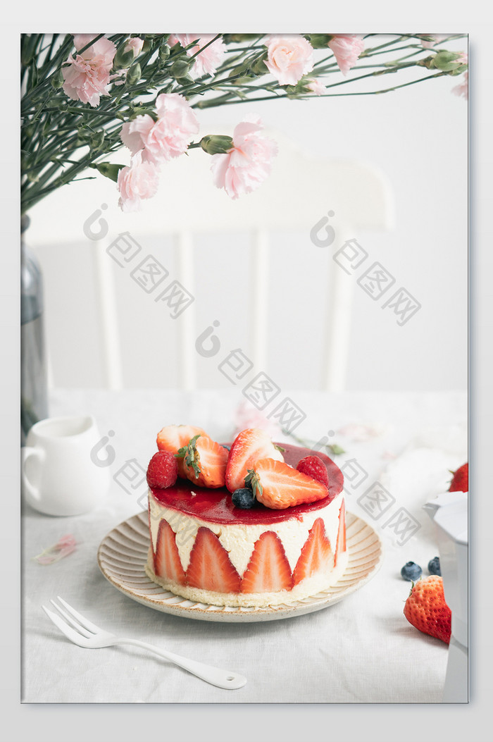 草莓蛋糕下午茶平拍摄影图