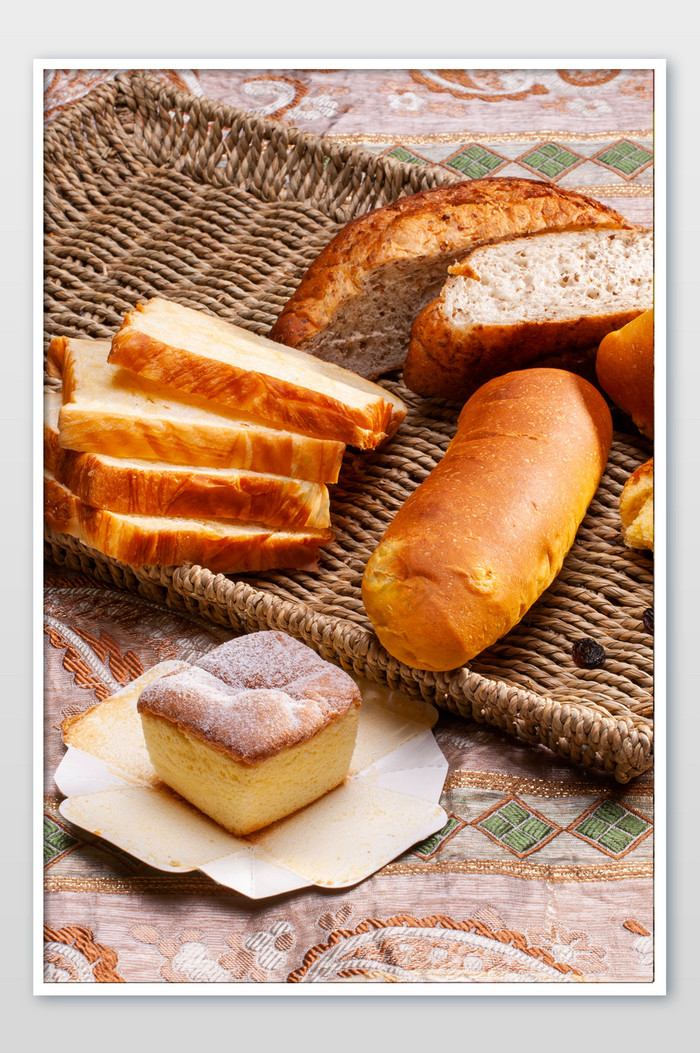 甜品面包吐司蛋糕组合摄影图图片