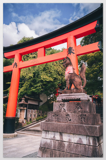 日本京都伏见稻荷社神社石狐狸雕像摄影图图片