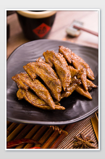 卤菜下酒菜酱香鸭翅尖美味摄影图片下载