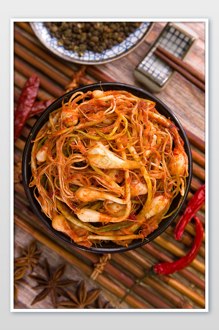 朝鲜凉拌小根蒜特色咸菜摄影图片