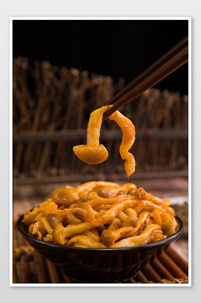 朝鲜凉菜滑子蘑凉拌菜摄影图片