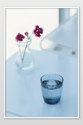 文艺小清新透明杯子水杯摄影图片