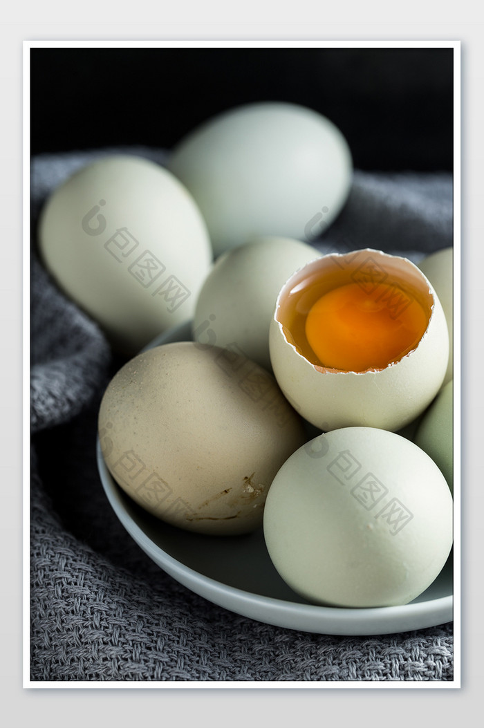 高清新鲜农家土鸡蛋细节摄影图