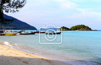 海滩泰国丽贝岛清澈海洋自然风景摄影图图片