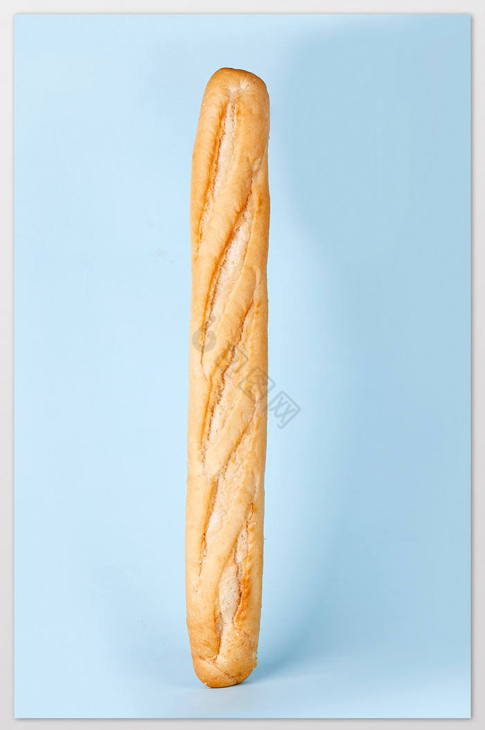 面包长条法棍烘焙美食蓝色背景摄影图片