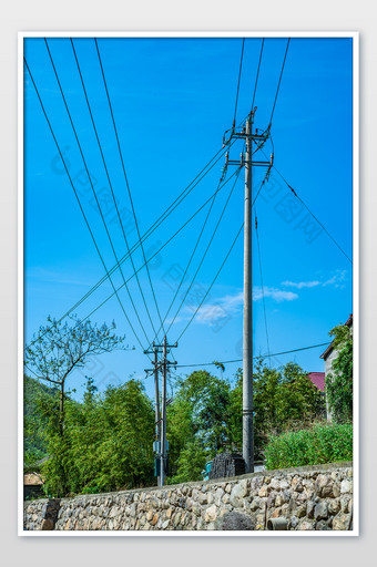 蓝天白云乡村风貌电线杆摄影图图片
