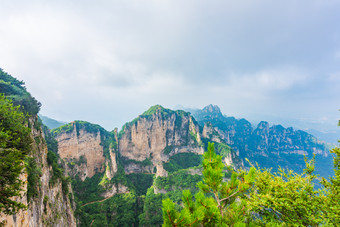 山西王莽岭山脉太行山流云场景图片