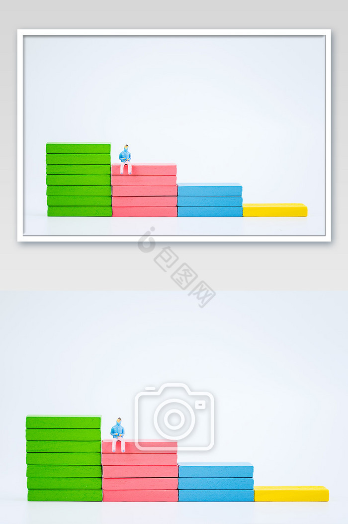 阶梯人像创意微缩摄影图片