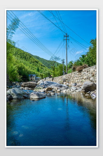 河流电线杆农村村落意境高清摄影图图片