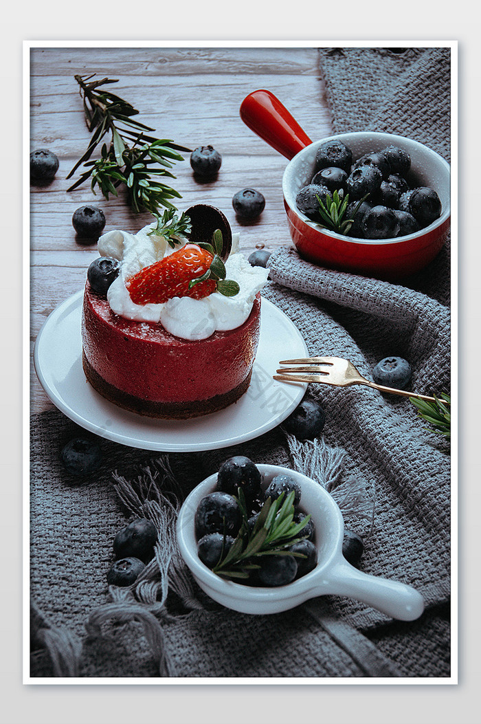 精品蓝莓蛋糕摄影图片