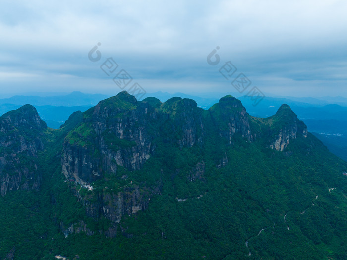 福建漳州悬空寺陡峭栈道摄影图