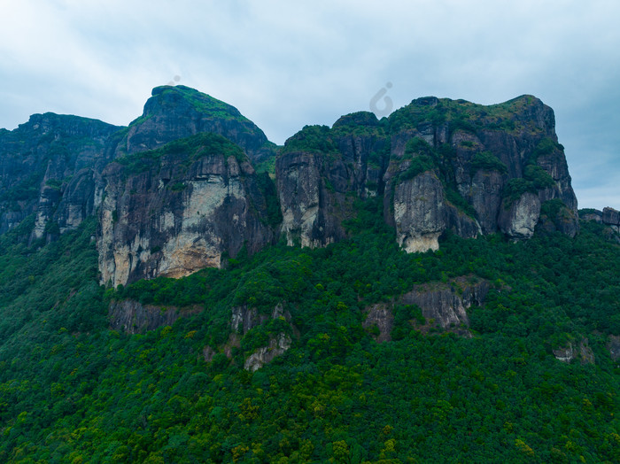 海南昌江灵通山悬空寺陡峭栈道山峰