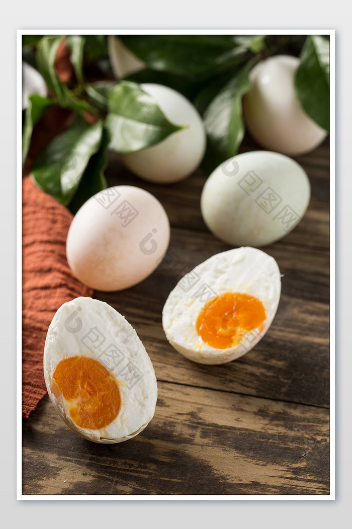高清传统美食咸鸭蛋摄影细节图