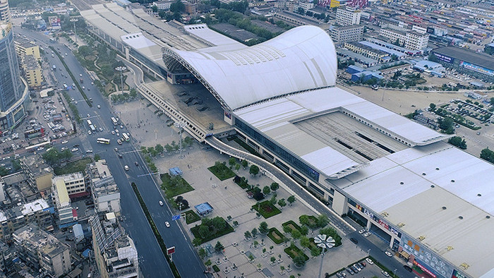 大气航拍烟台车站视频