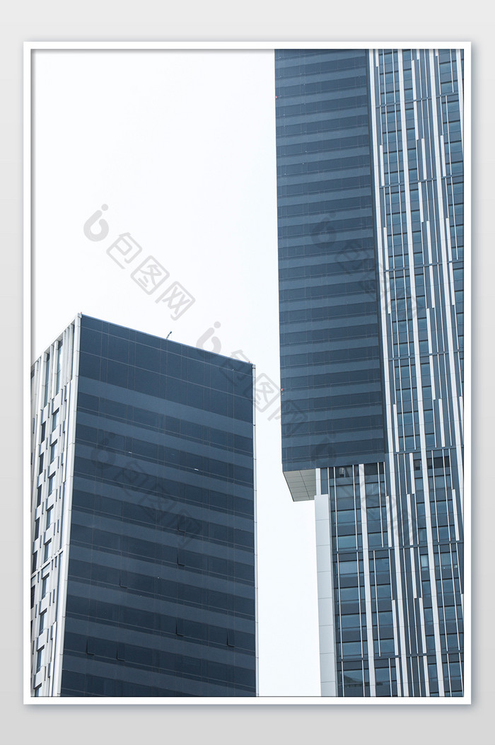 蓝色城市大气建筑高楼摄影图片