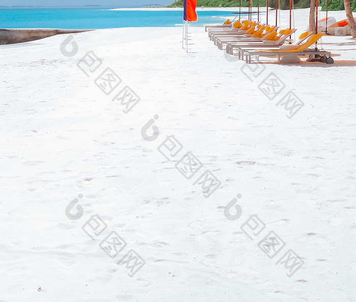 马尔代夫休闲度假蓝天白云沙滩手机壁纸